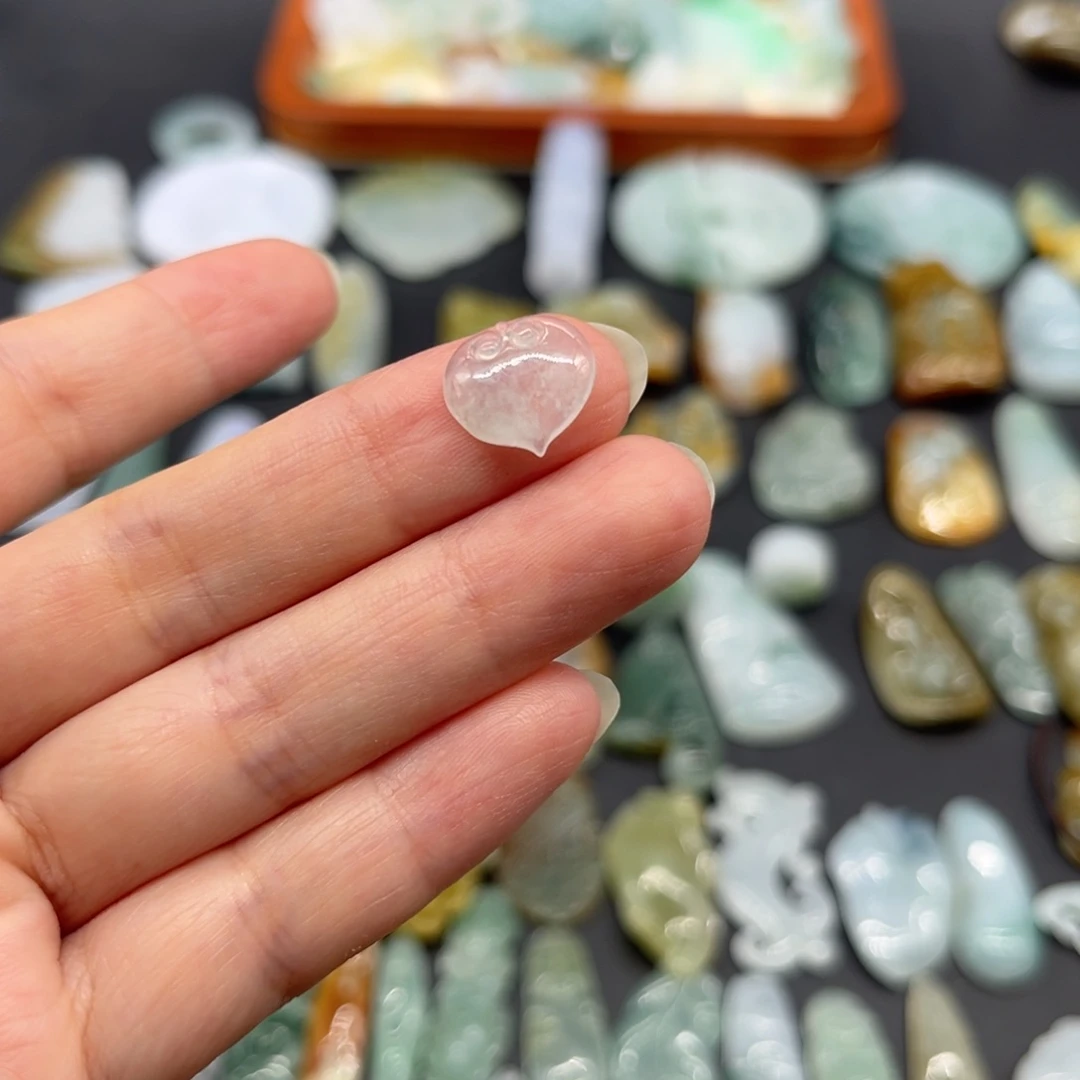 颈饰未镶嵌翡翠如意头