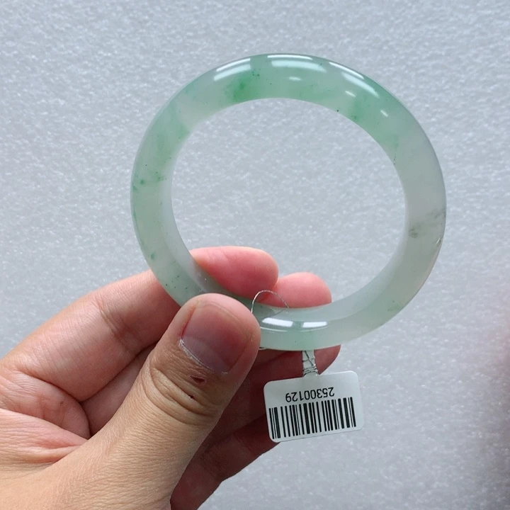 石英质玉未镶嵌手镯青青55-多人