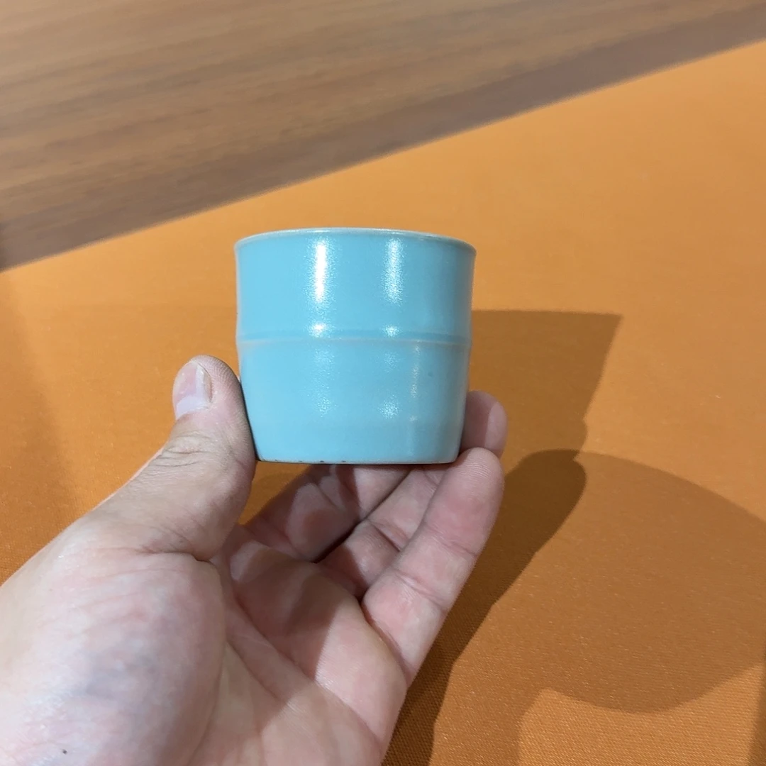 瓷片小青不太完美带底款竹节杯