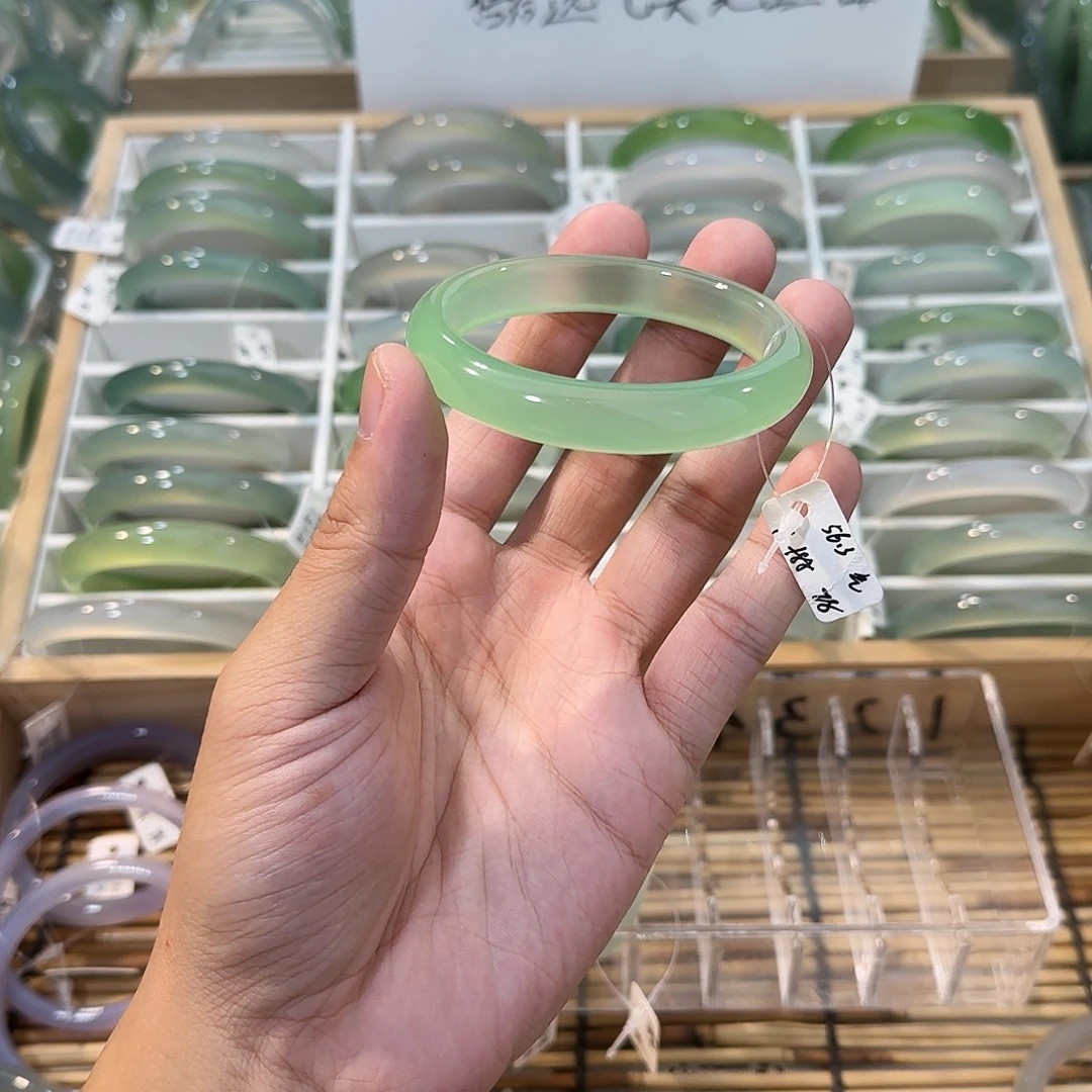 玛瑙/玉髓未镶嵌手镯圈口56.3