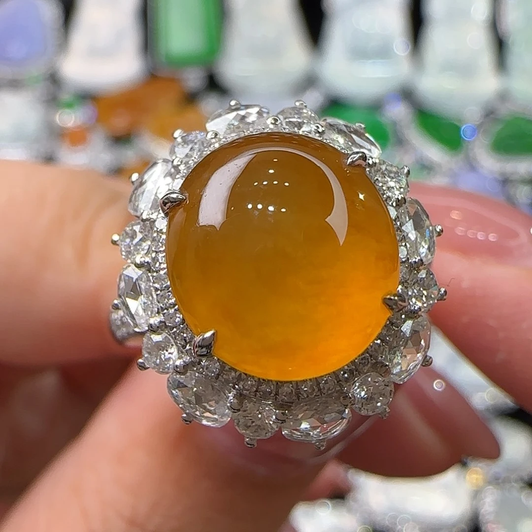 18K金镶嵌戒指翡翠天然翡翠