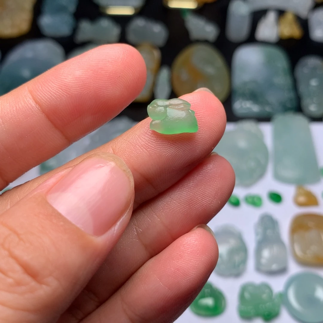 静***)定制翡翠未镶嵌兔子