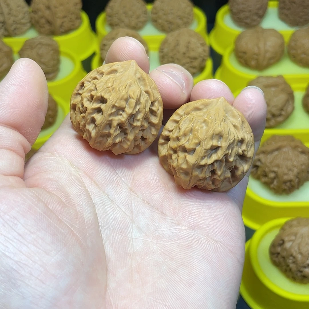 文玩核桃吊坠36尺虎头