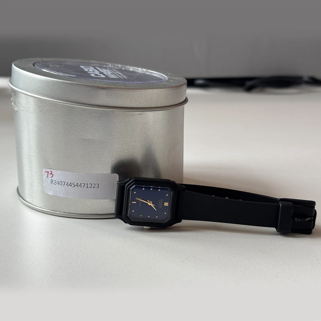 95新 Casio/卡西欧  YOUTH系列方型表盘防水石英机芯树脂表带