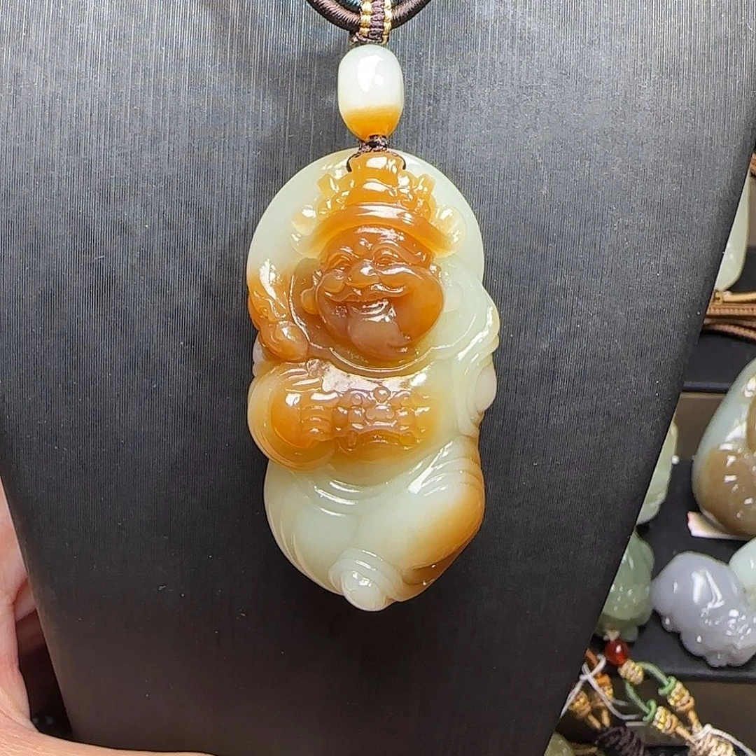 晓***波和田玉未镶嵌颈饰