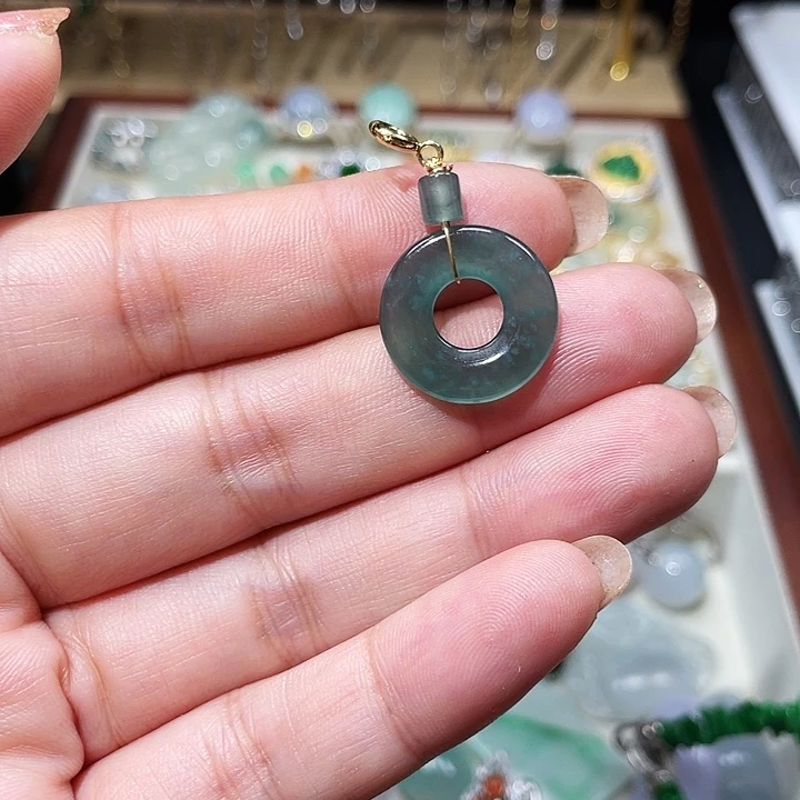 翡翠14K金镶嵌颈饰