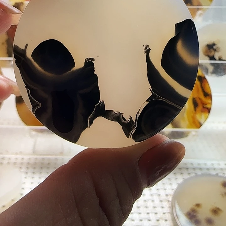 玛瑙/玉髓未镶嵌珠宝奇石