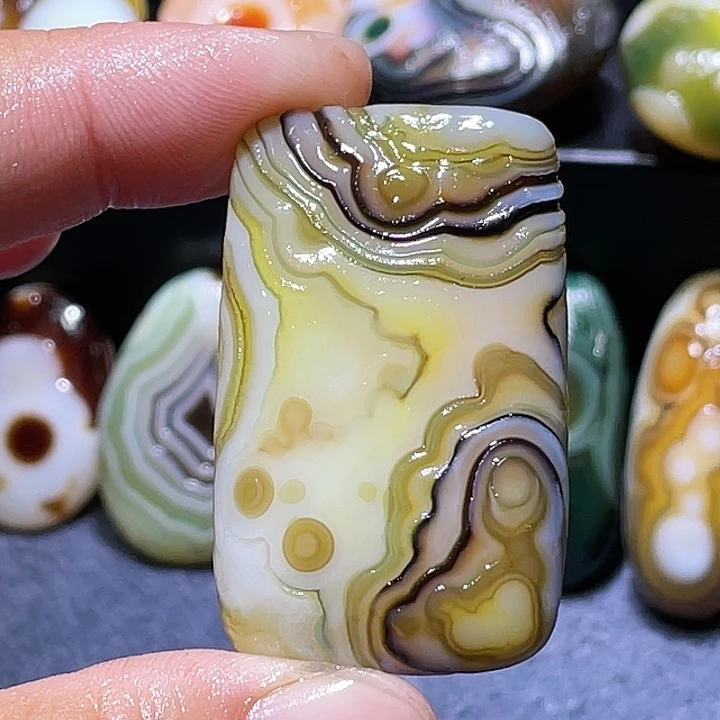 玛瑙/玉髓未镶嵌珠宝奇石
