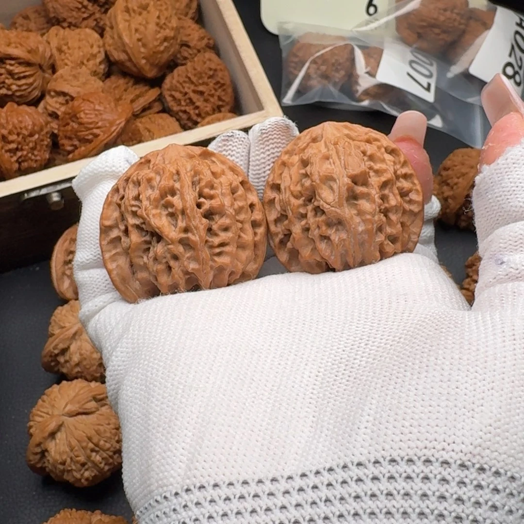 40苹果1文玩核桃手把件