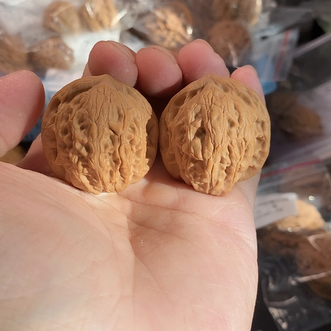 1文玩核桃老象峰35-507