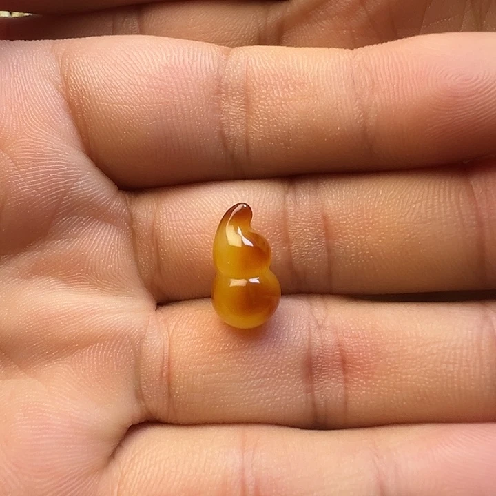 未镶嵌颈饰蜜蜡俏色葫芦提溜吊坠