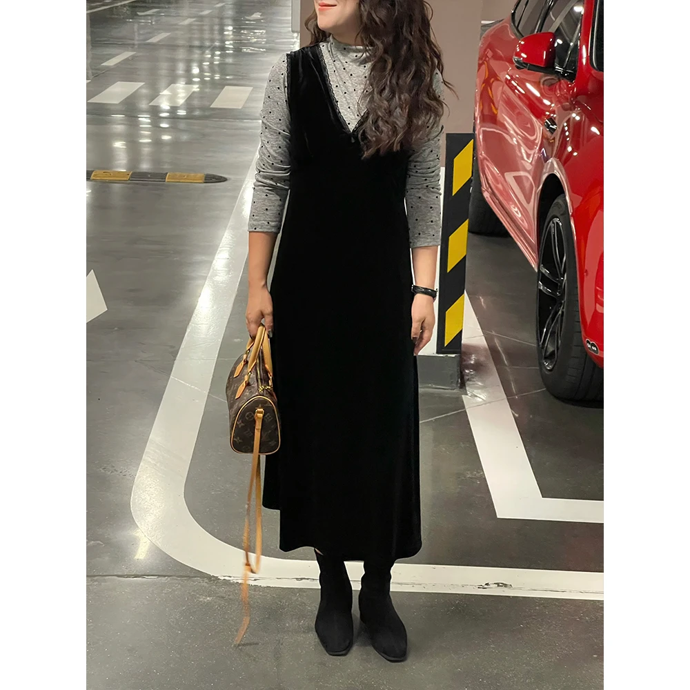 WenWen小个子2025秋季新款花边V领设计气质显瘦丝绒连衣裙4319