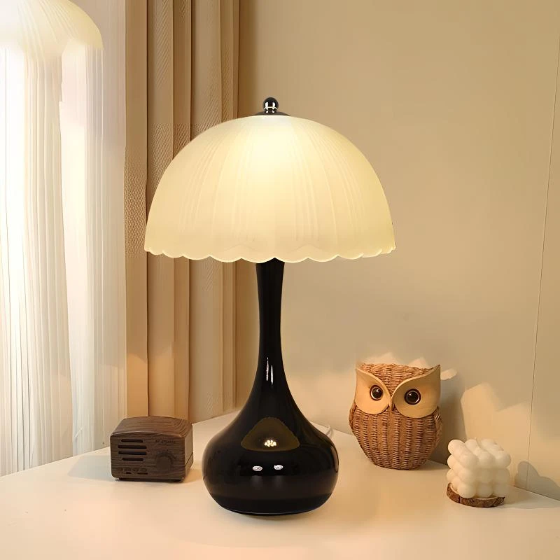 北欧简约台灯2025新款轻奢台灯卧室床头灯黑色葫芦触摸开关小夜灯