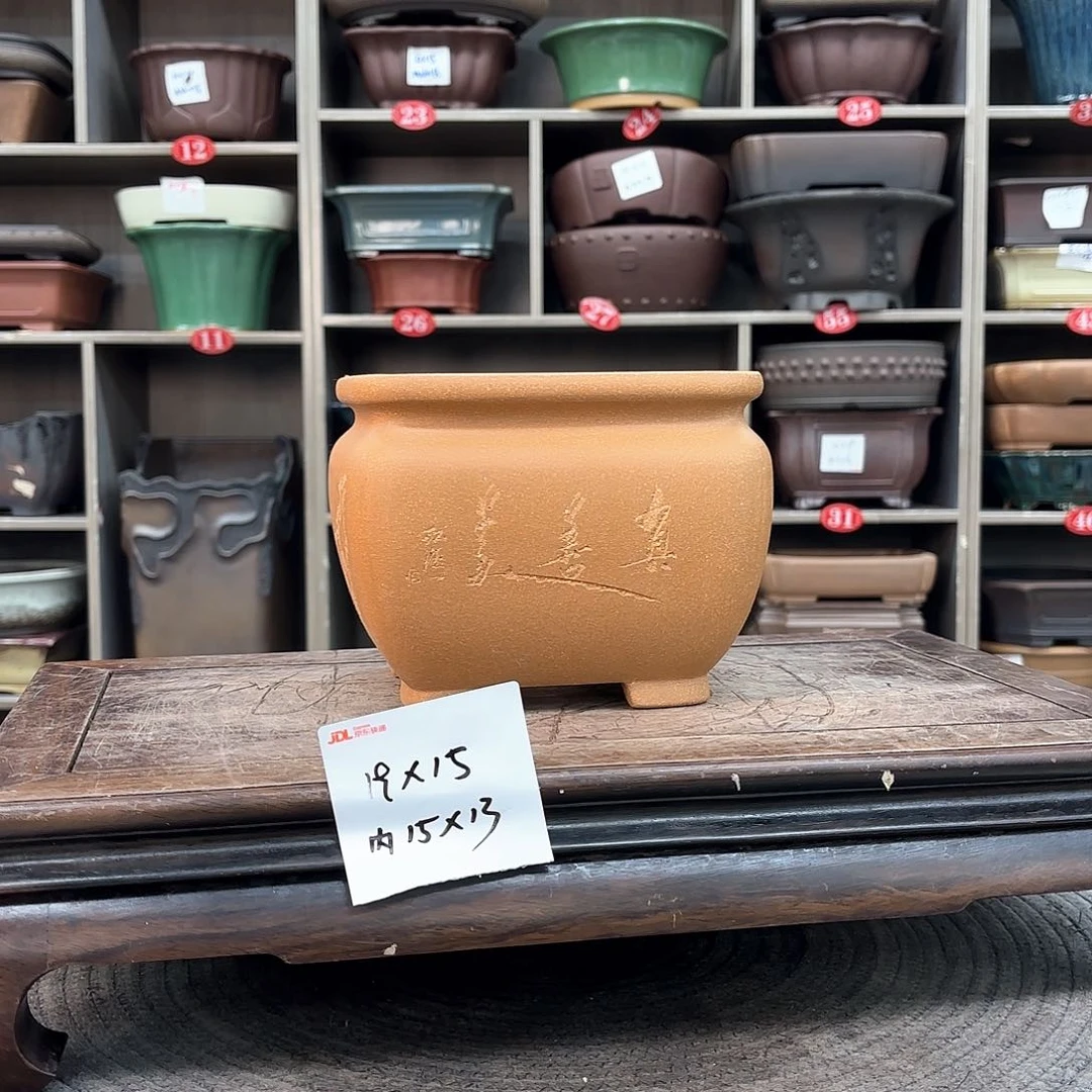 紫砂花盆紫砂的颜色很好看