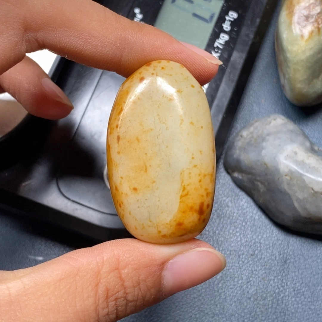 和田玉（糖玉）未镶嵌挂件