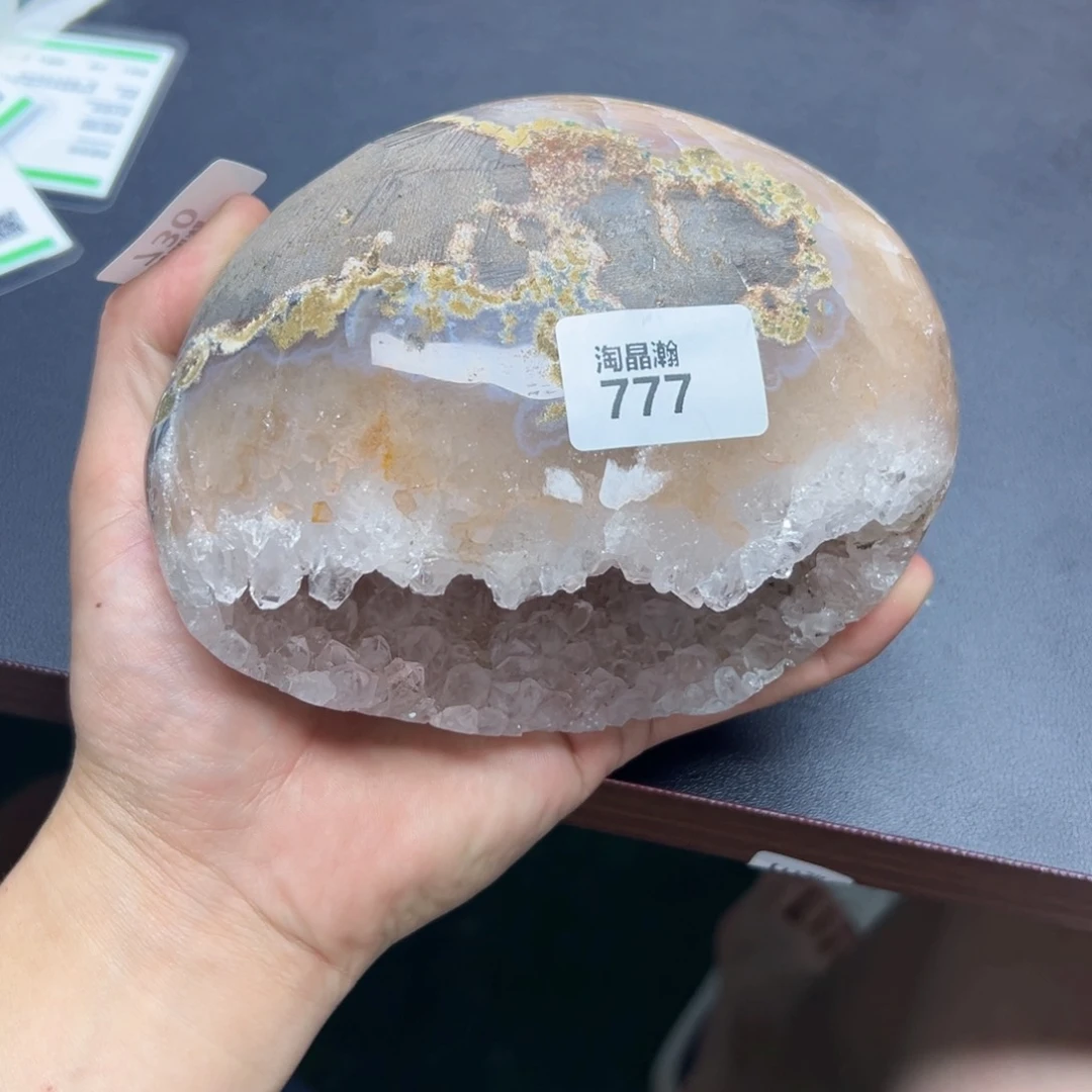 未镶嵌水晶大型摆件（非配饰）
