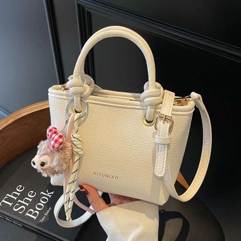 超火小包包女夏天百搭2025新款简约单肩斜挎包今年流行爆款水桶包