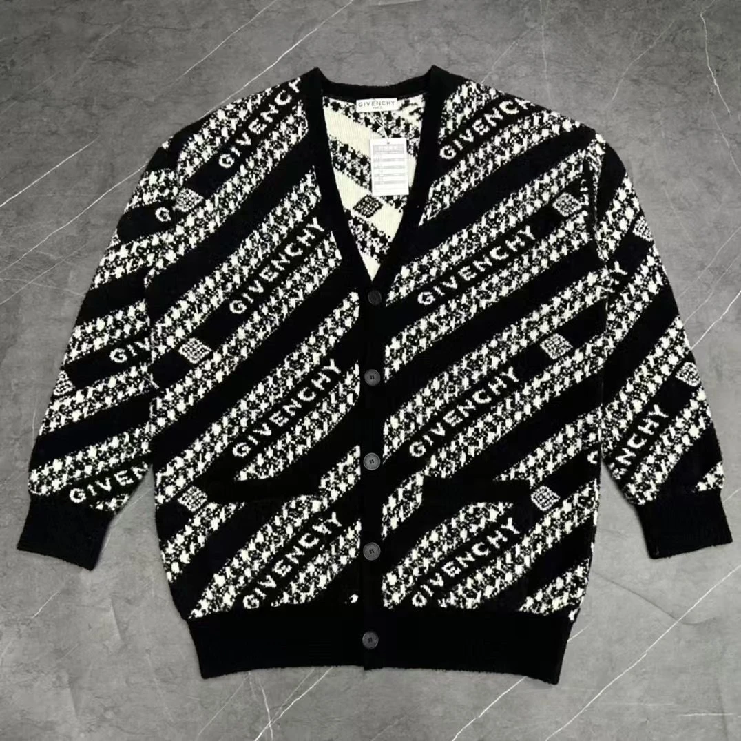 99新 Givenchy/纪梵希 m码 黑白满印弹幕羊毛开衫