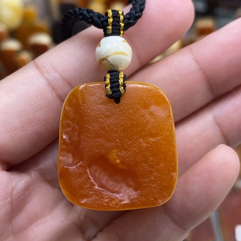 【闪购商品】琥珀颈饰未镶嵌