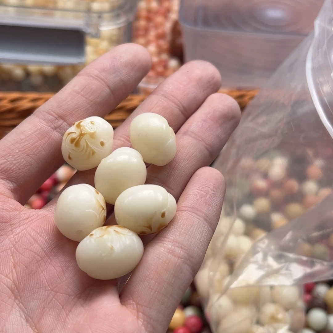 【闪购商品】白玉菩提吊坠c16/10+2颗雕刻财神
