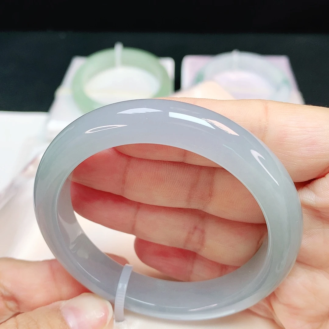 翡翠未镶嵌手镯正圈53.2