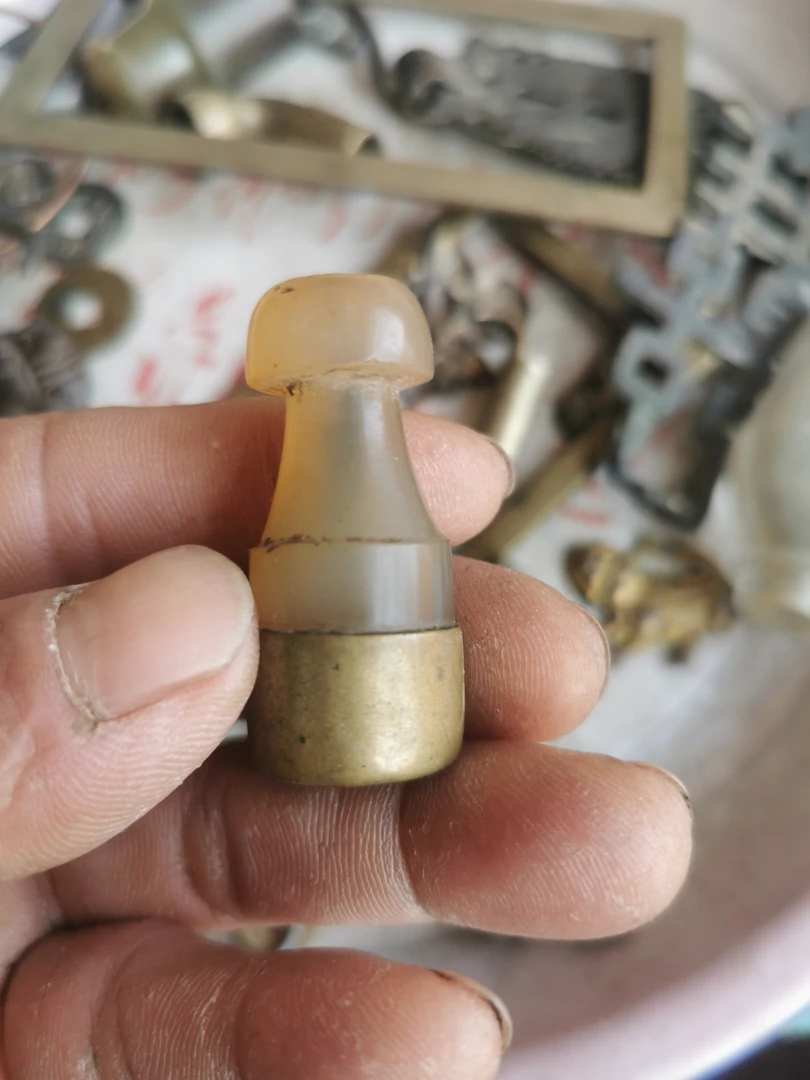 玛瑙烟嘴一个，全品手串