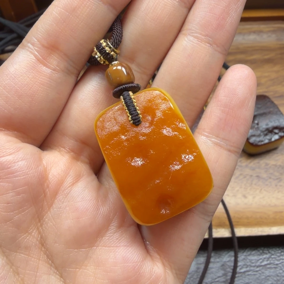 琥珀未镶嵌吊坠(赠链)
