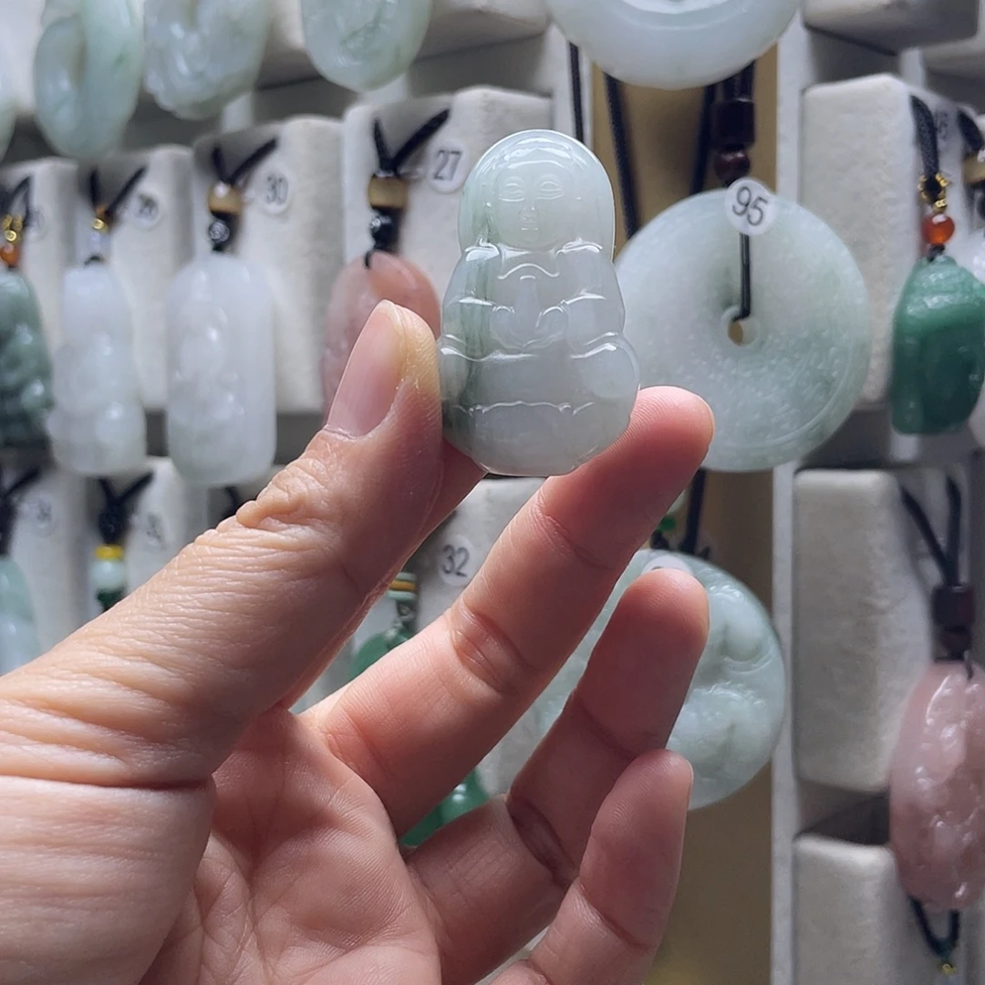 石英质玉（金丝玉）未镶嵌颈饰