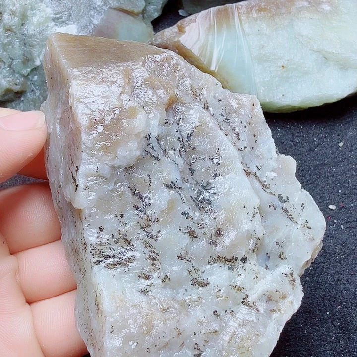未镶嵌和田玉（糖玉）珠宝半成品