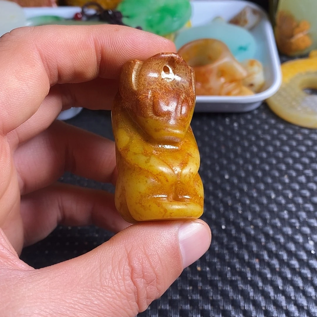 岫岩老玉（透闪石质玉）未镶嵌珠宝奇石