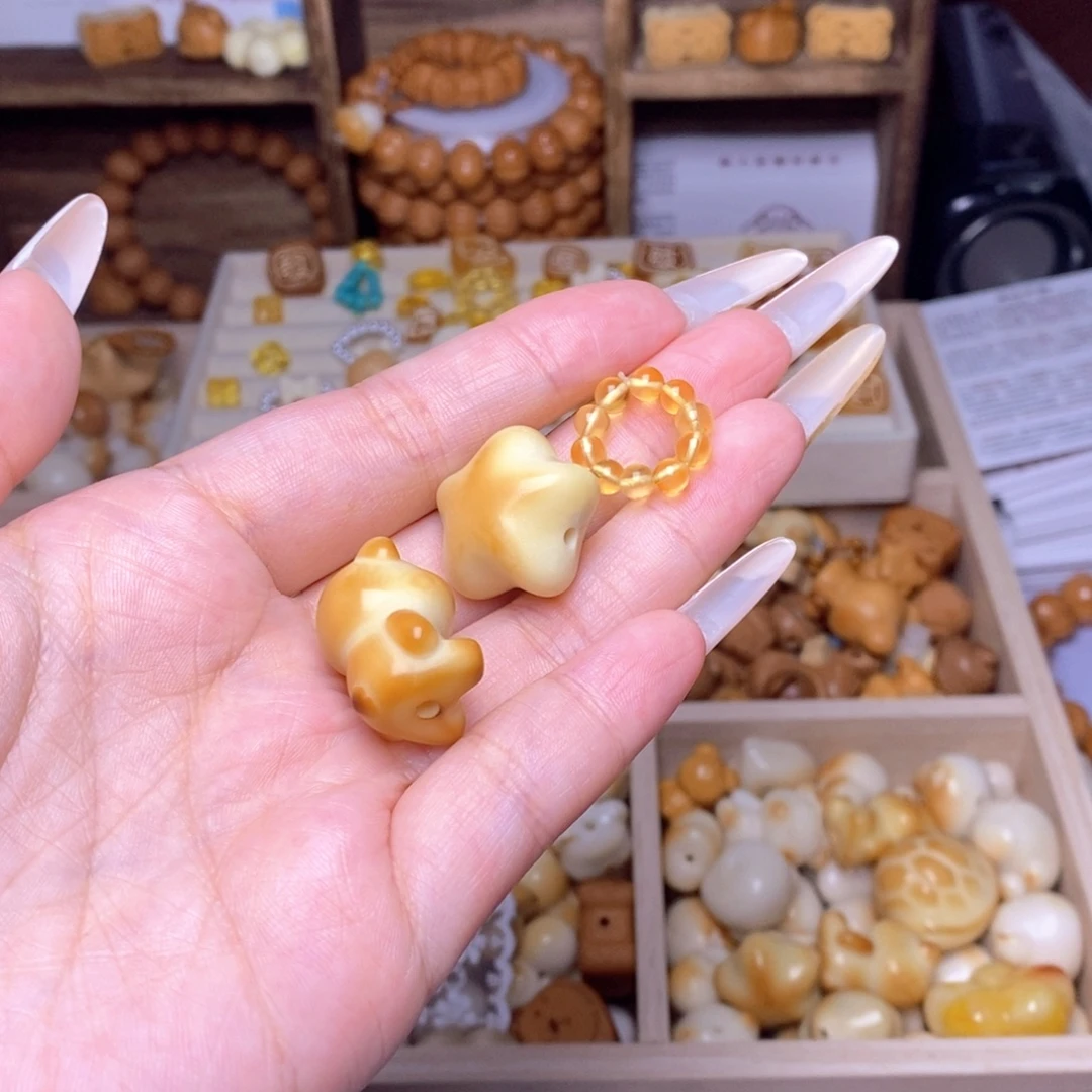 吊坠猴头核桃星星 小蜜卡 小熊 粉红泡泡