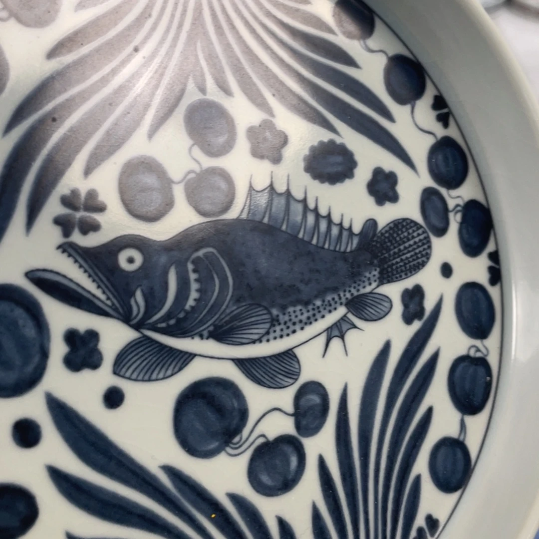 瓷片景德镇青花鱼藻纹大壶承