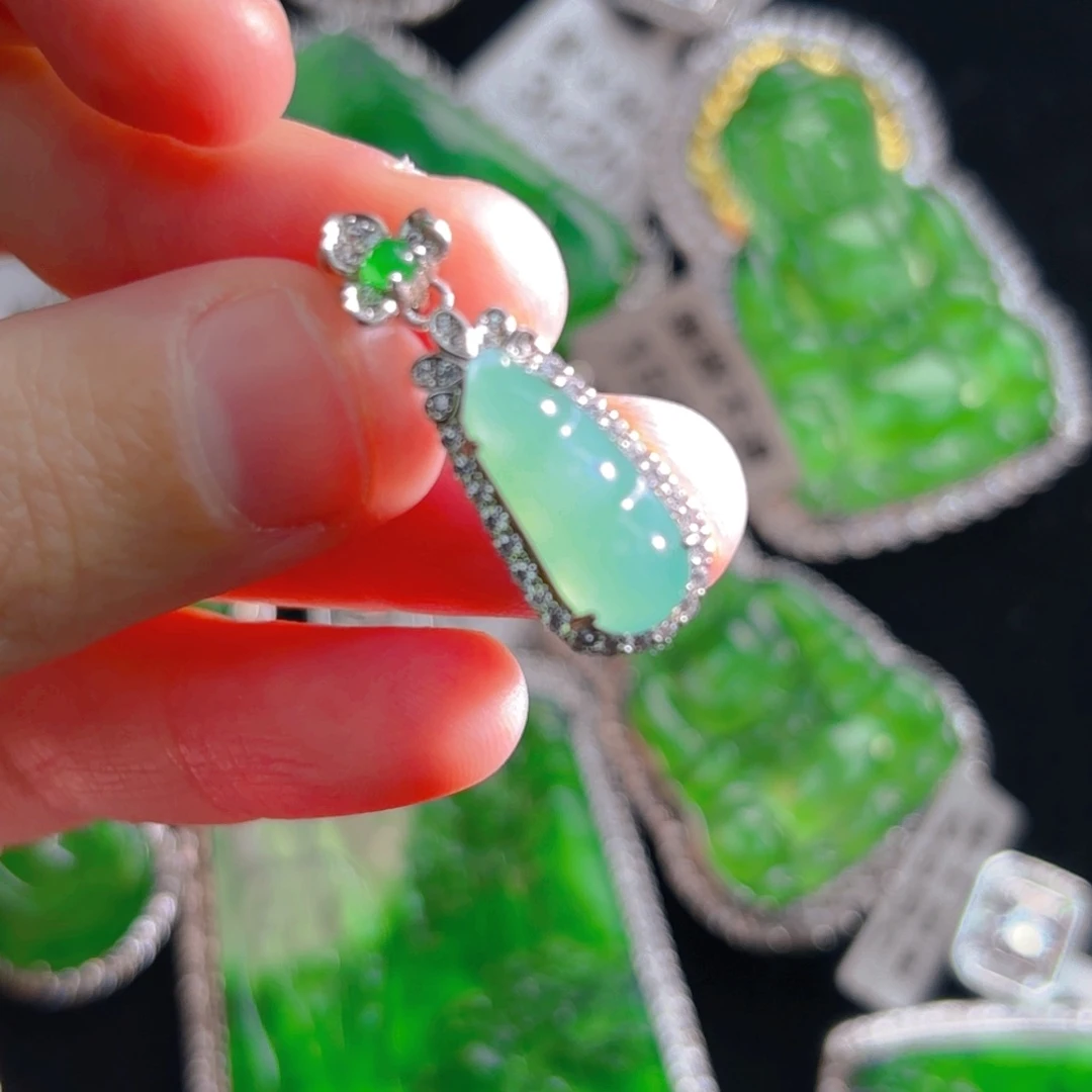 翡翠颈饰银S925镶嵌豆子