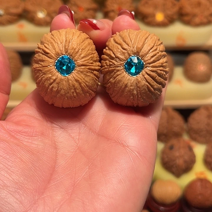 Z***r桃核吊坠精品核桃