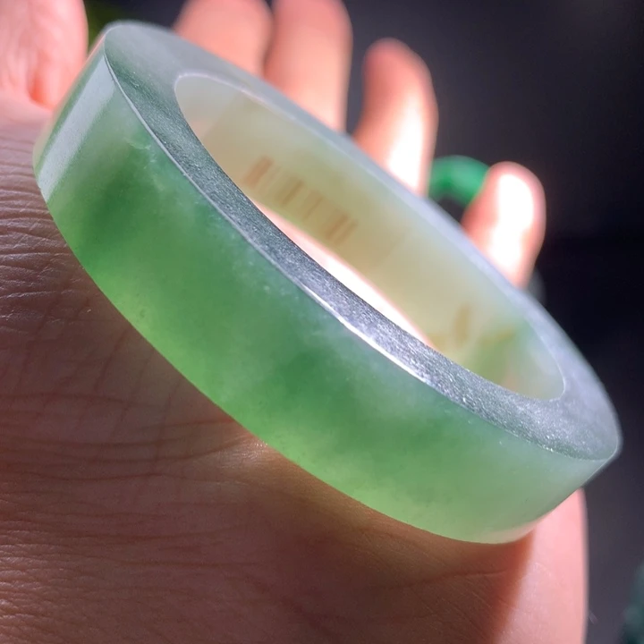 未镶嵌手镯定制翡翠