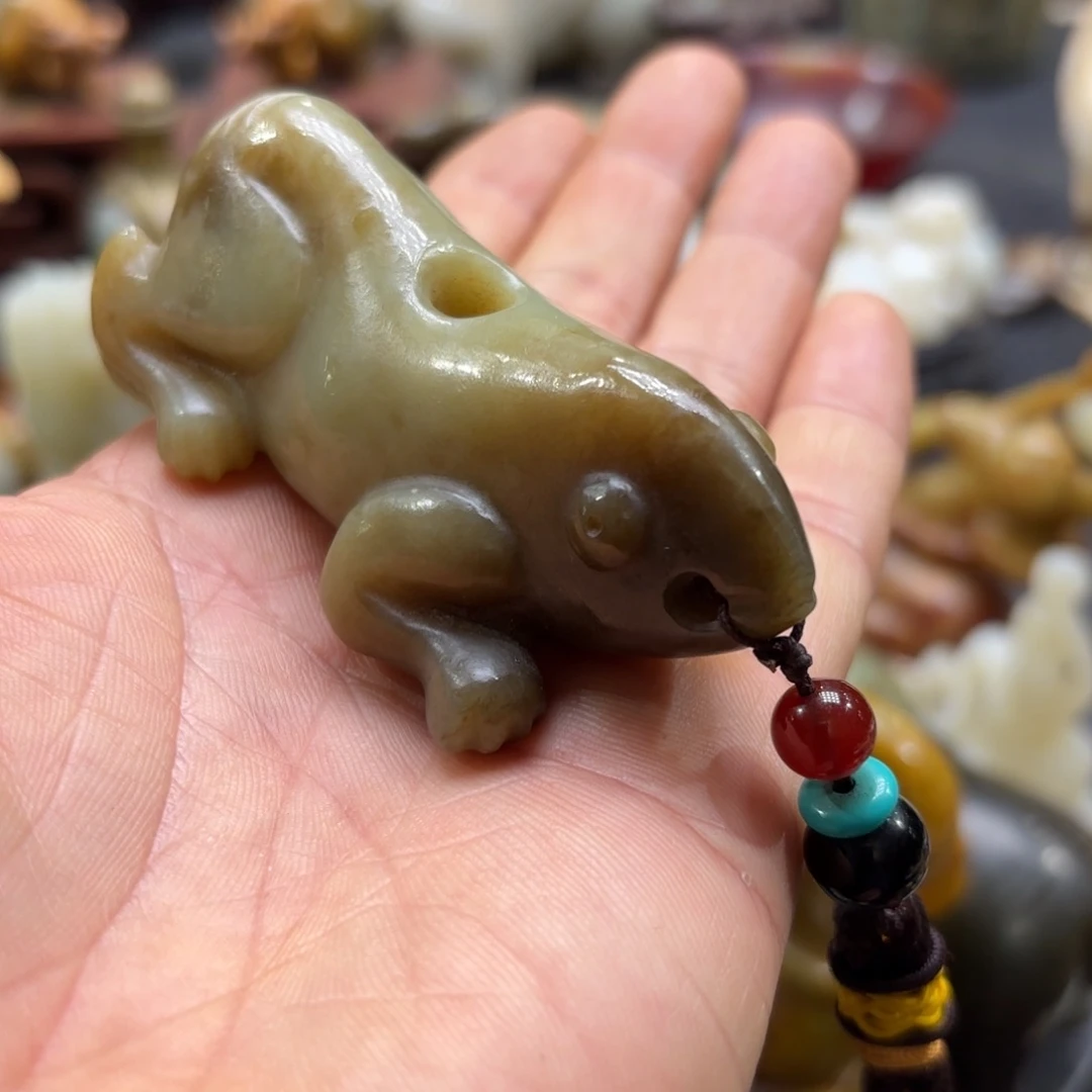 和田玉（糖玉）未镶嵌挂件