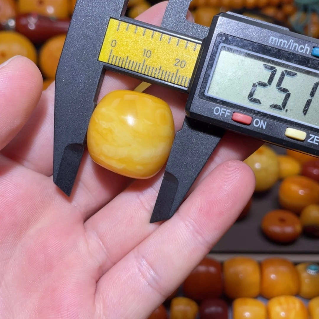 裸石琥珀未镶嵌马蹄