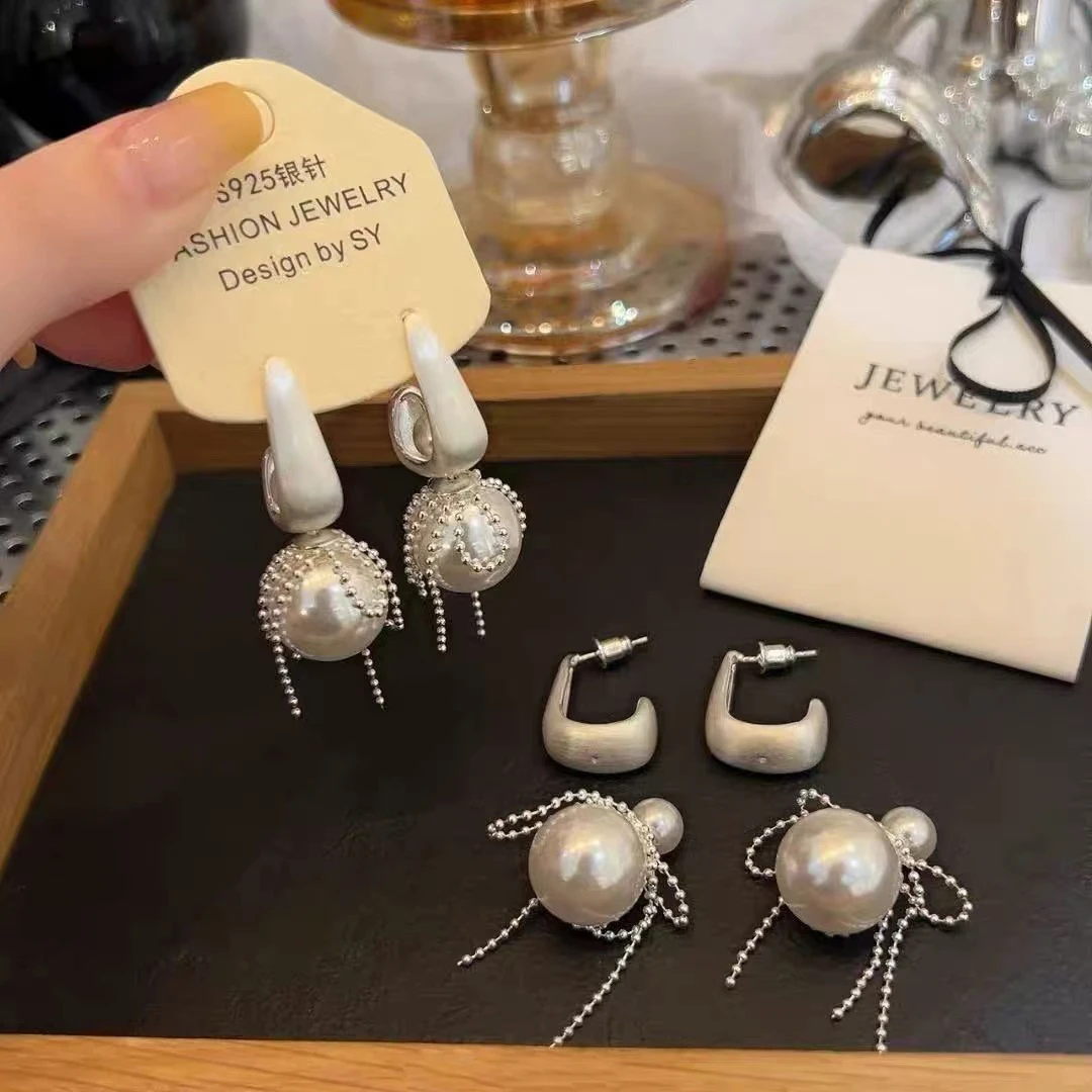 铜合金耳饰 法式浪漫珍珠流苏耳钉女小众设计感耳环百搭耳饰925银