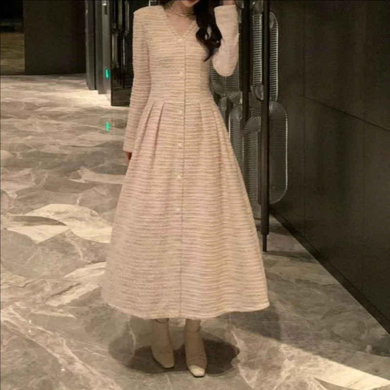 【岩心】大码女装300斤胖MMV领气质时尚百搭收腰针织连衣裙875