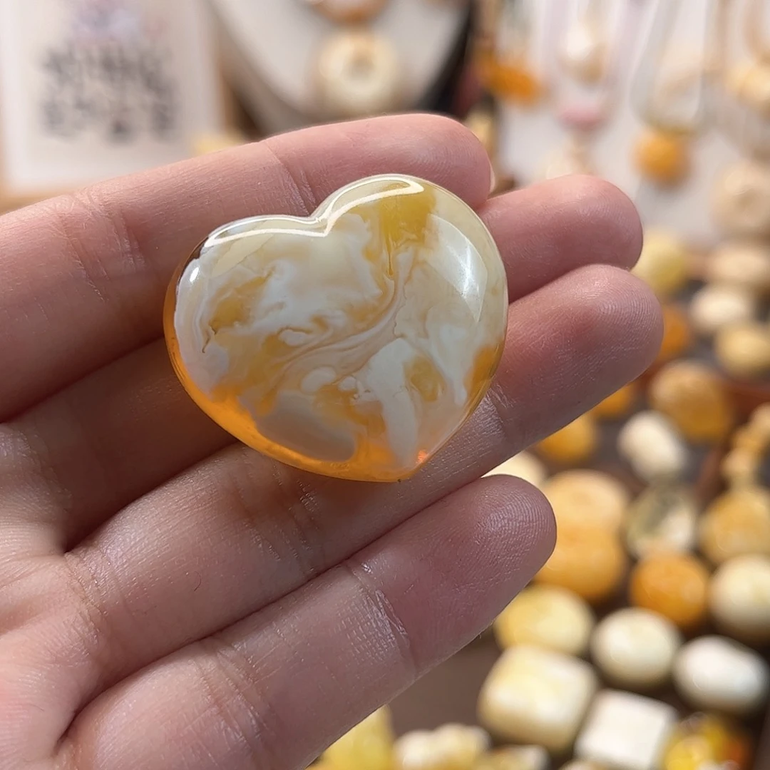 琥珀颈饰未镶嵌夏**年金瓷白溶洞意境妖孽蜜蜡桃心吊坠