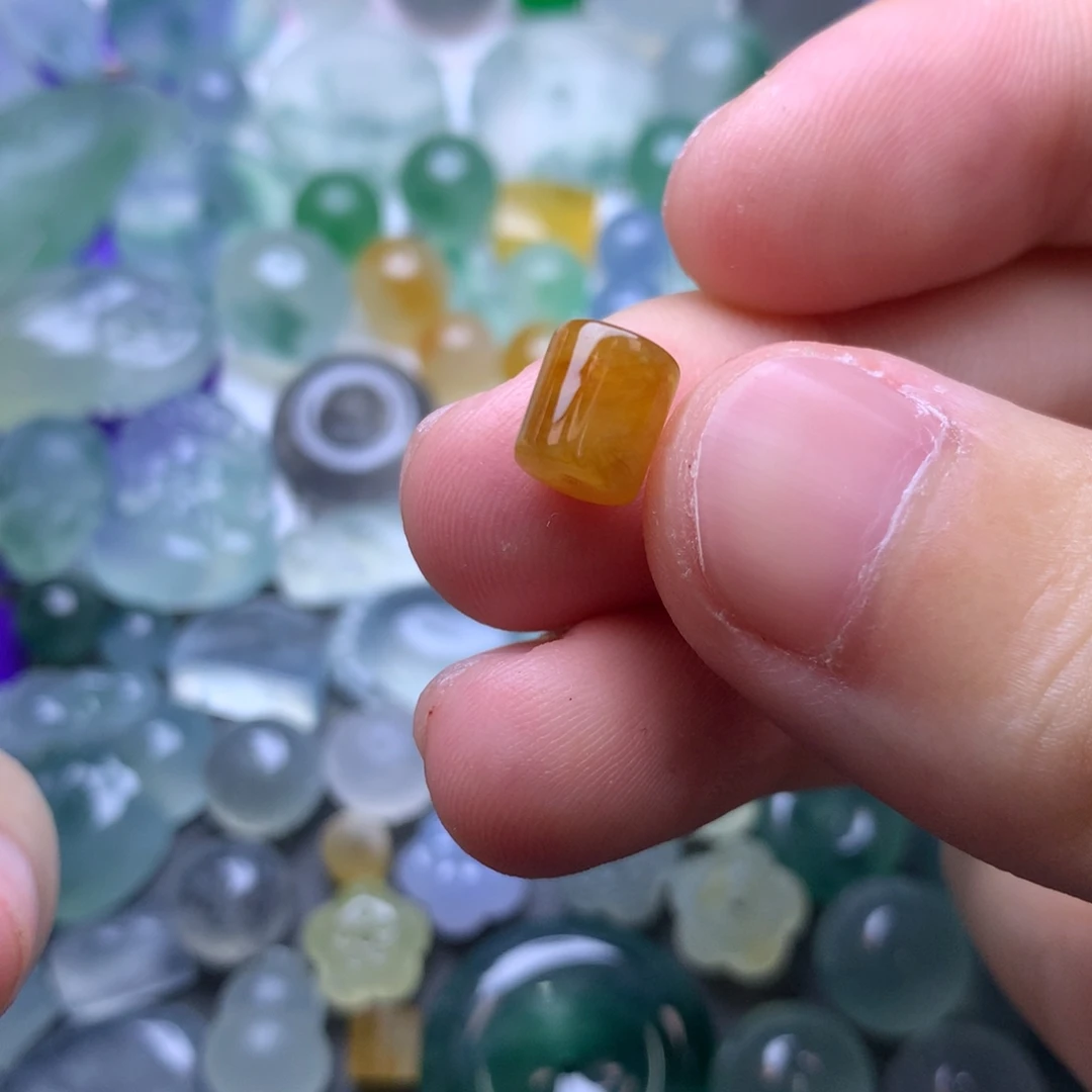 定制翡翠未镶嵌挂件