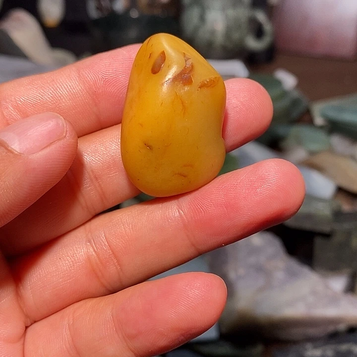 透闪石质玉未镶嵌珠宝奇石