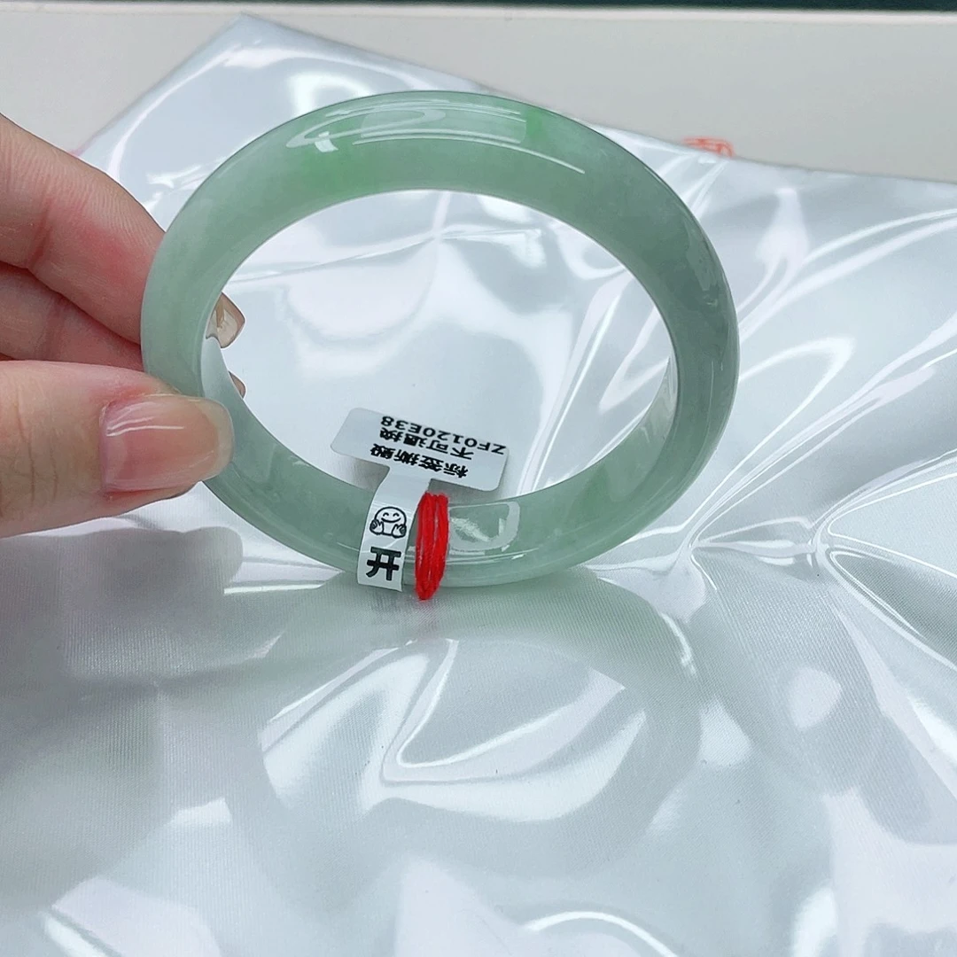 翡翠手镯未镶嵌正56.6