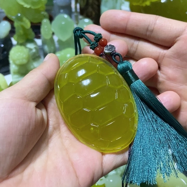 【闪购商品】未镶嵌蛇纹石玉把件执***生