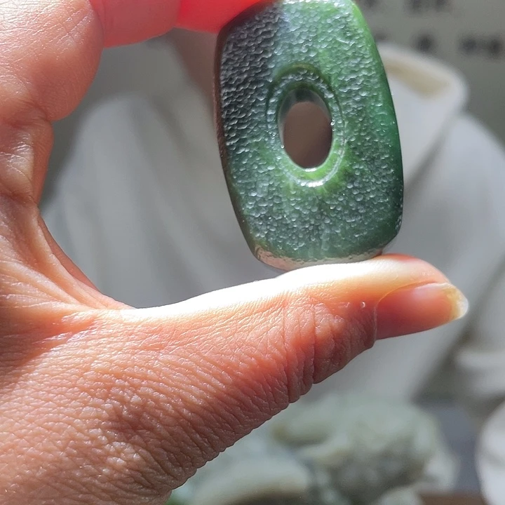 和田玉未镶嵌把件