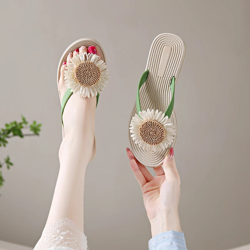 2025新款向日葵人字拖女款夏季沙滩海边配裙子的夹脚拖鞋外穿防滑