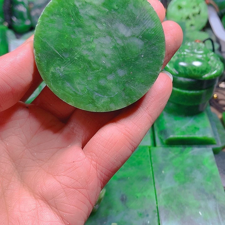 和田玉（碧玉）未镶嵌珠宝奇石