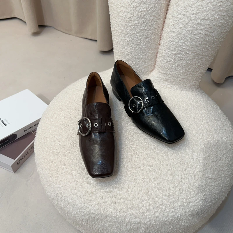 2025方头真皮女士粗跟时尚百搭软底软面深口一脚蹬女士单鞋英伦风