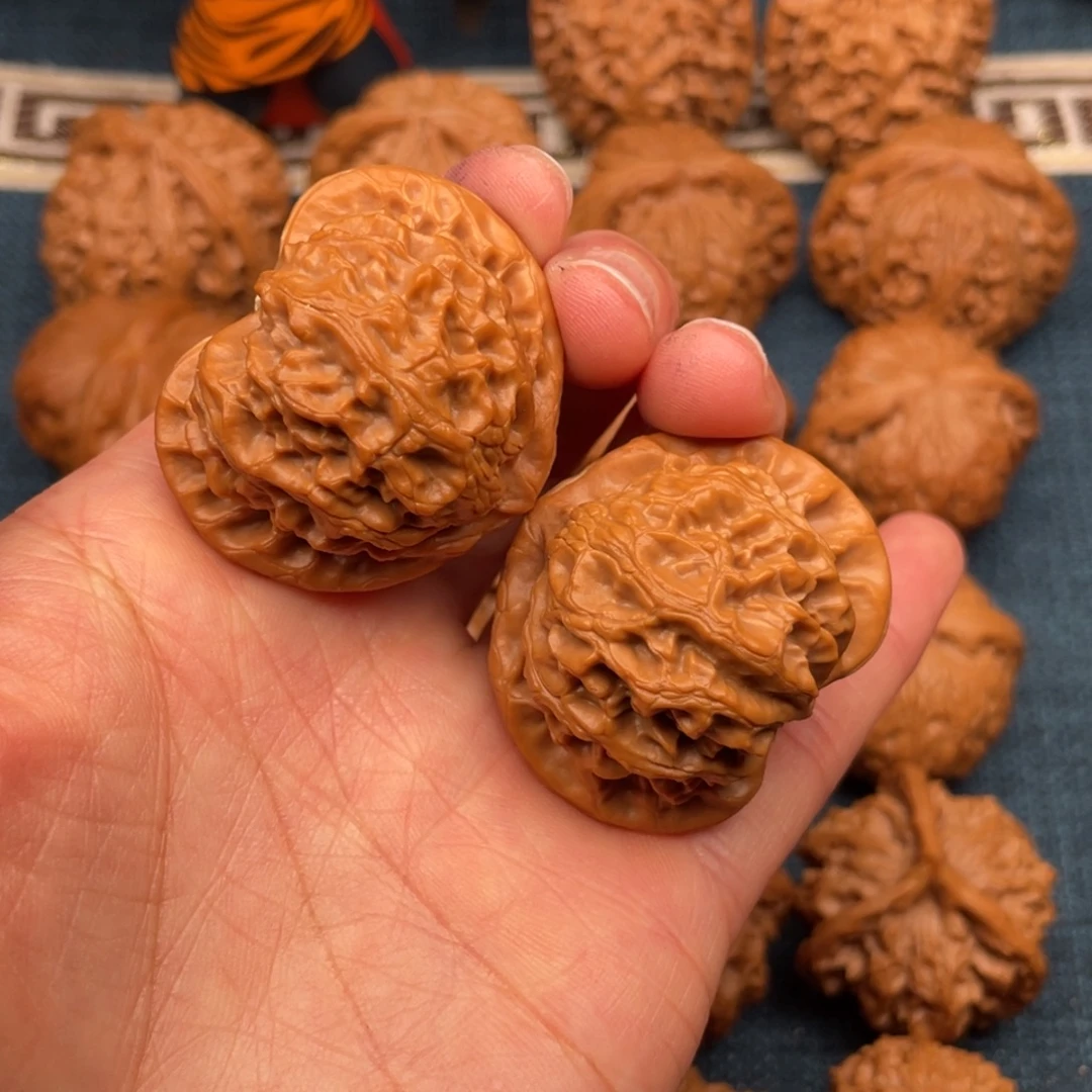 文玩核桃把件39全品毕业桃心宫灯