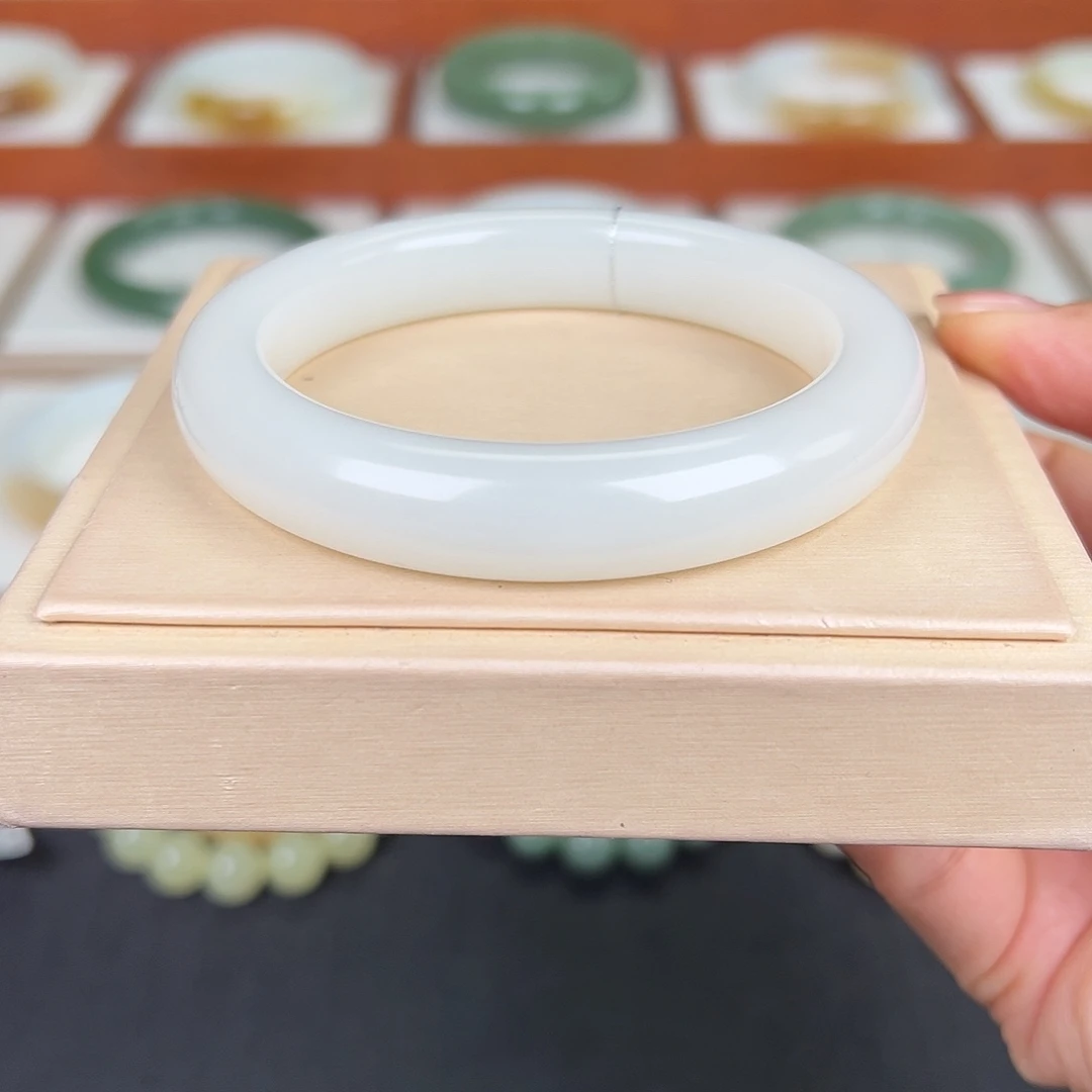 和田玉未镶嵌手镯和田玉白玉手镯